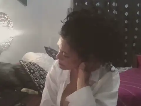 Exotic_Busty_Curvy_Sasha