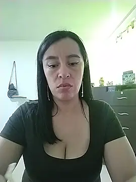 hailey85 live cam on StripChat