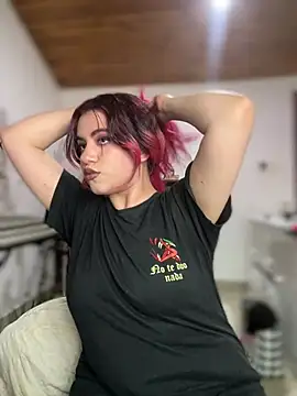 NikkiNix