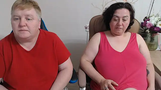 Lindy-Jeanie live cam on StripChat