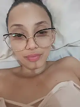 Oriannitha live cam on StripChat