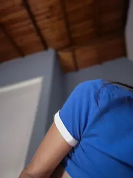 lauravasquez live sex cam