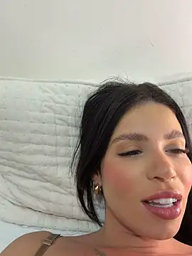 Rafaellaz live cam on StripChat