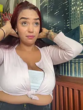 sara-77 stripchat