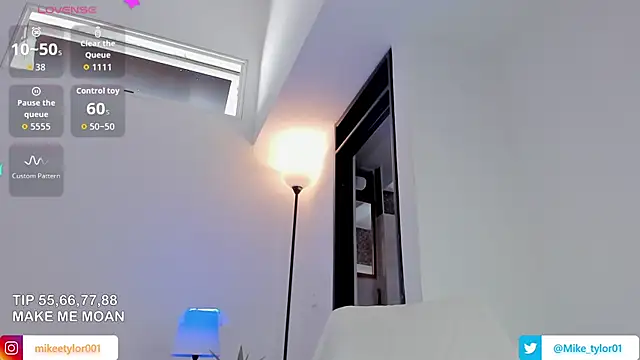mike_tylor01 live cam on StripChat