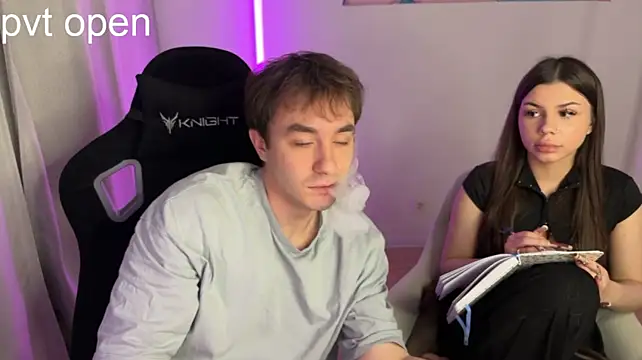 xgvgggx live cam on StripChat