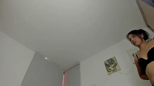 Naomy_foxx1 live cam on StripChat