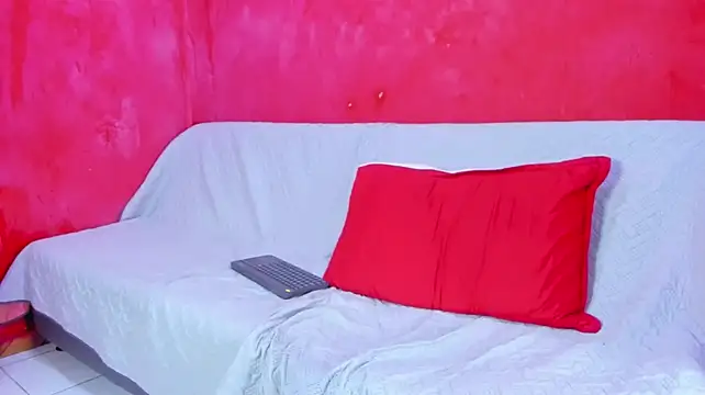 AXEL_DESIRE live cam on StripChat