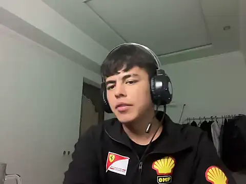 Tommy73146 live sex cam
