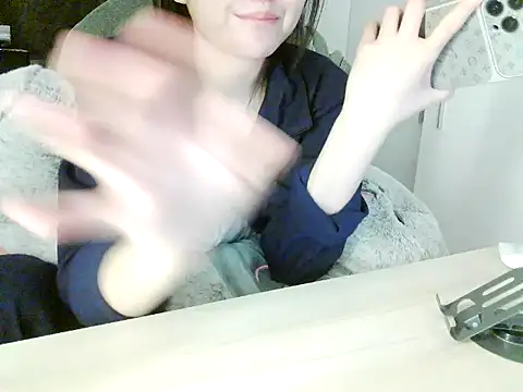 lucienguyen live cam on StripChat