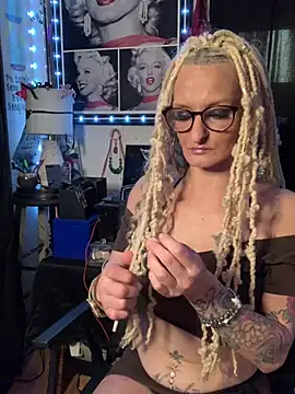 blondebarbiebae