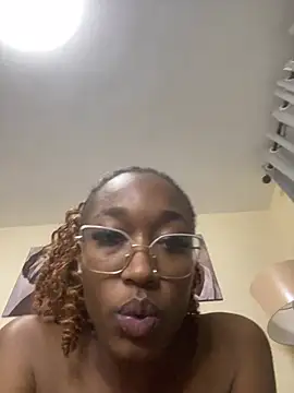 pinky_aura22