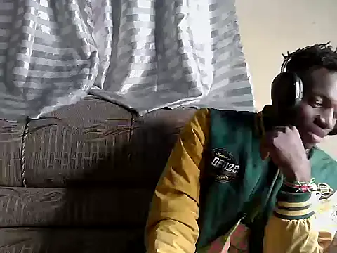 JewelFuckEntertainer212