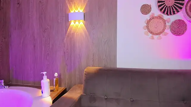 AliiceWonderland_ live cam on StripChat