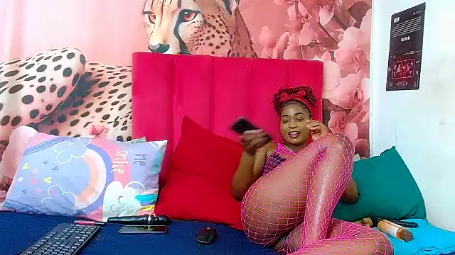 Lisa-001 live cam on StripChat
