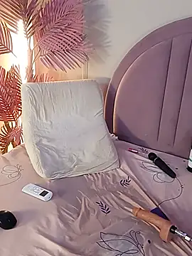 Nalapalmer live cam on StripChat