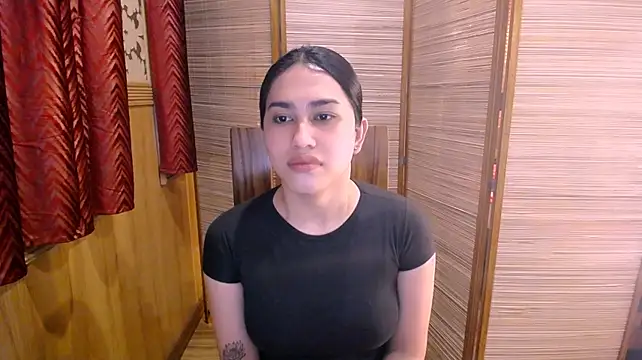 solana_elowen live cam on StripChat