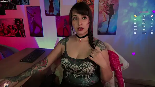 emma_luna59 live cam on StripChat