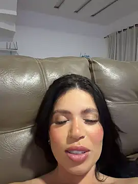 Rafaellaz live cam on StripChat