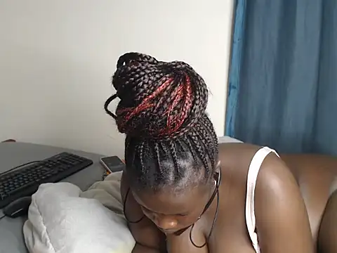 Bahati_pretty live cam on StripChat