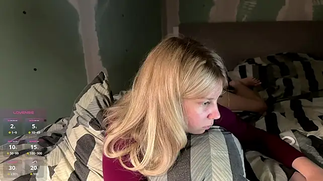 Skinny_girl_ live cam on StripChat