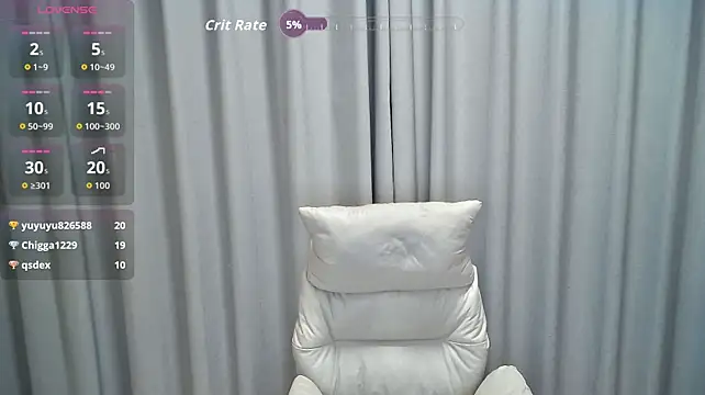 xiao_qian live cam on StripChat