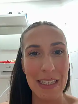 lola_tentatiion Live Webcam on Stripchat