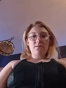 stormyybabe live cam on StripChat