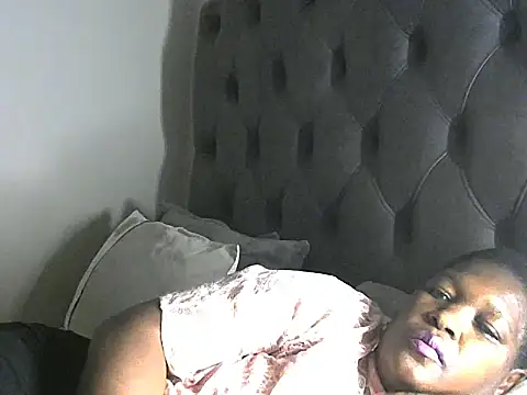 Quelete live cam on StripChat