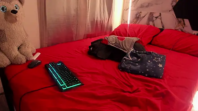 Goldendesirexx__ live cam on StripChat