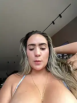 Miilana_ live cam on StripChat