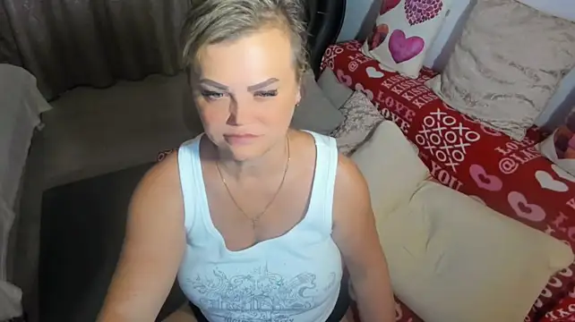 MildMature live cam on StripChat