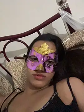 Priyanka011 webcam