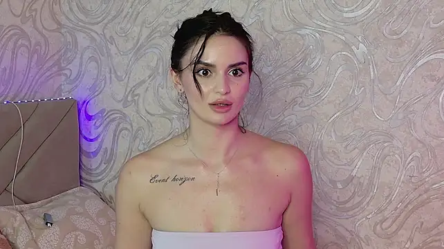 MilaaSweety live cam on StripChat