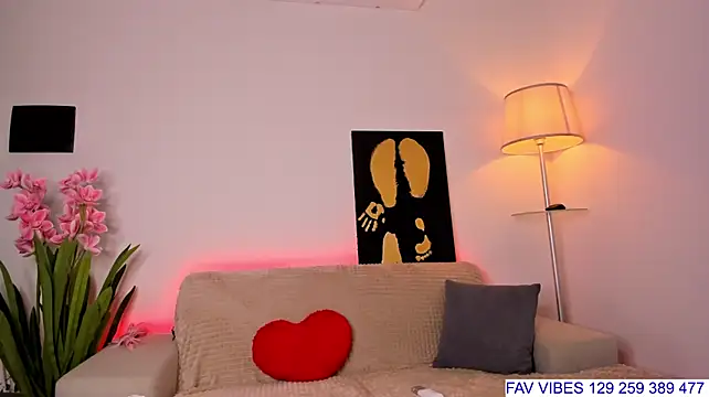HoneyBunnyy_ live cam on StripChat