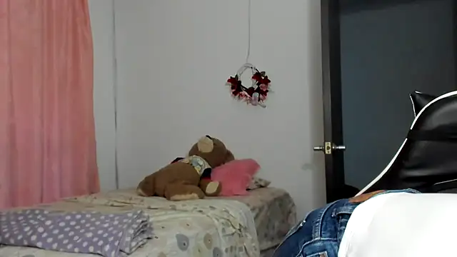 __Emma__11__Lecat_ live cam on StripChat