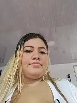 sara_y_amy (Ask my age) - Show tits both girls