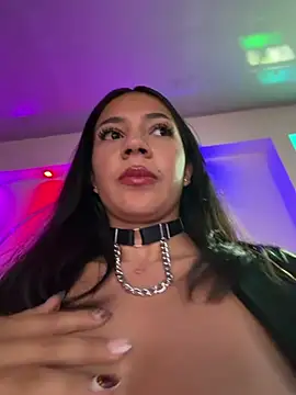 kamyglam (F young) - red buttocks