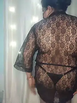 DESI-DOLLLL live cam on StripChat