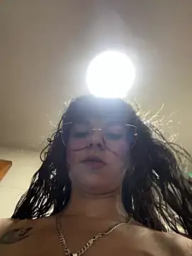 VioletaSubmissive live cam on StripChat