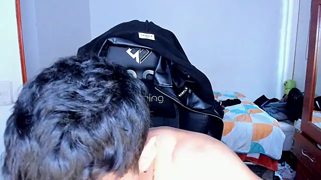 Tommy_Bred live cam on StripChat