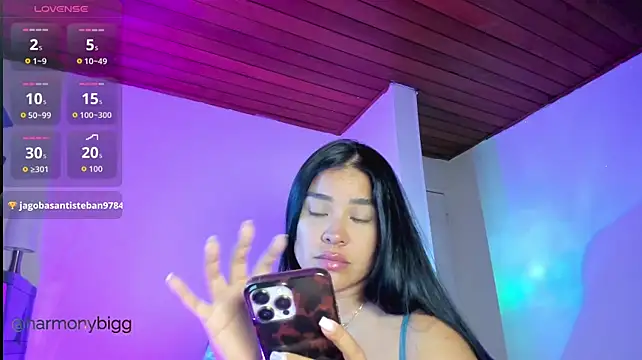 harmony_bigbreasts live cam on StripChat