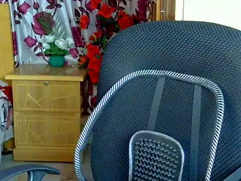 Alina_Nur live cam on StripChat