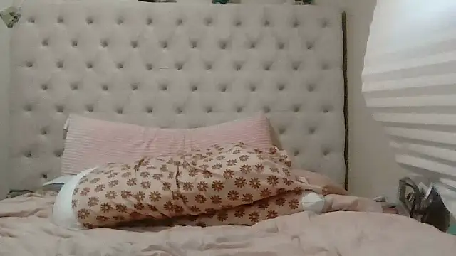 beautylovess live cam on StripChat