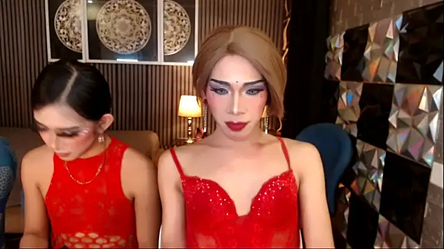 PrettyHorseCockTrans live cam on StripChat