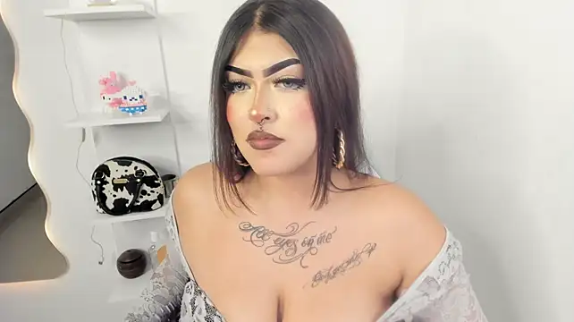 hollycute__