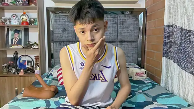 andy_belier23 (M young) - Lovense in my ass