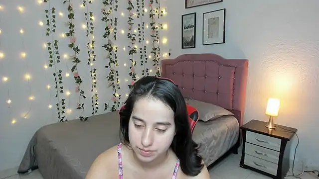 Antonella_heinz live cam on StripChat