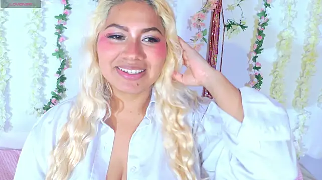 IvonnyBon_gh live cam on StripChat