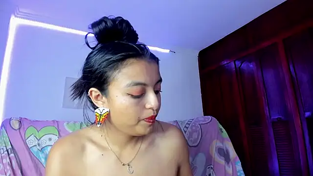 sweet_cinamon live cam on StripChat